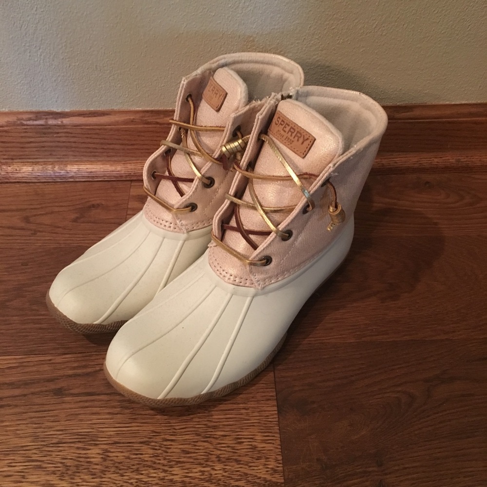 Sperry Boots 8.5 pink/white/gold